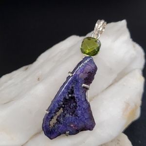 Silver Pendant Natural Druzy Agate/Peridot Stone